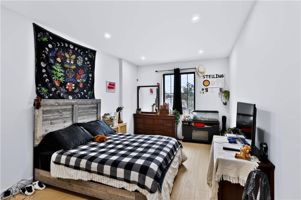 109 Winniett Street Property Photo 25