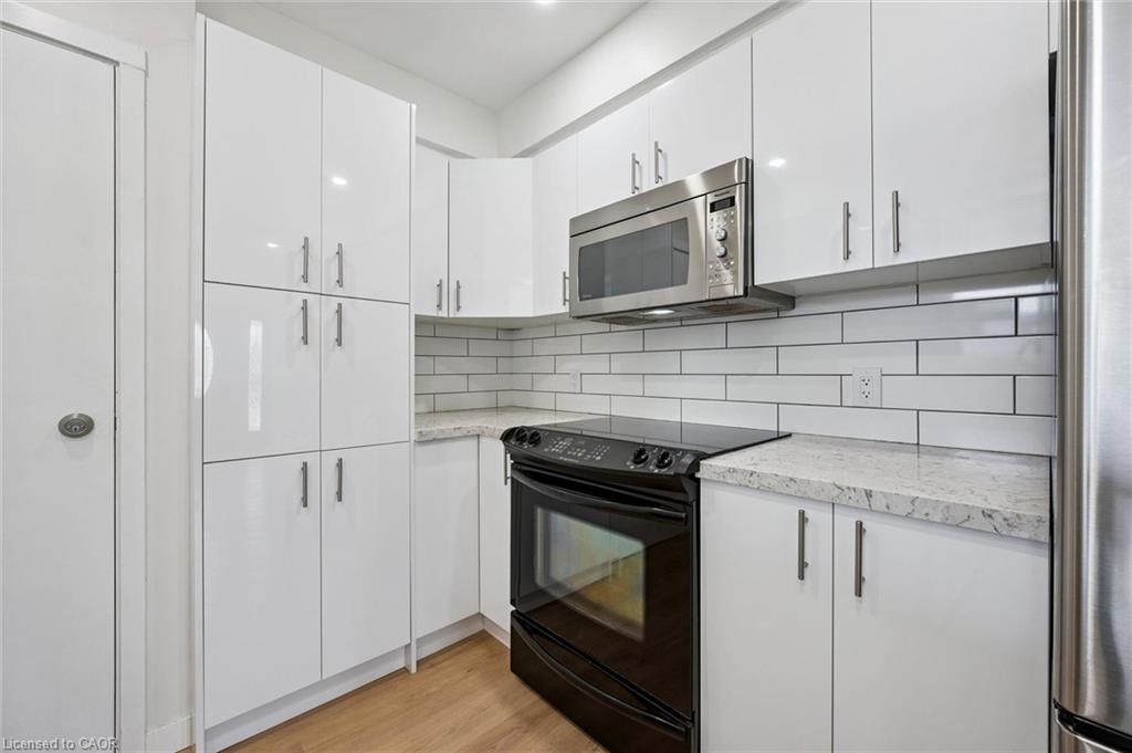 216 Stevenson Street N Property Photo 11