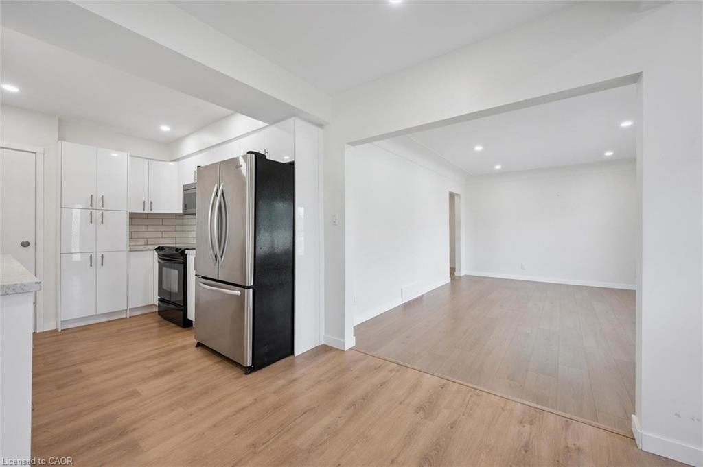 216 Stevenson Street N Property Photo 12