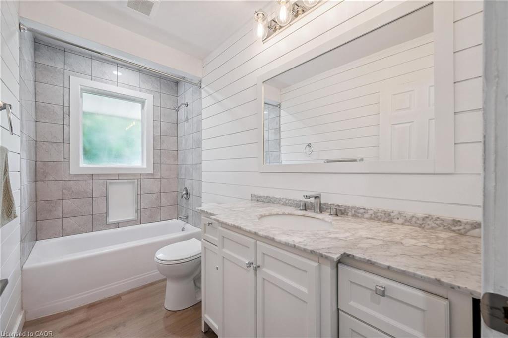216 Stevenson Street N Property Photo 15