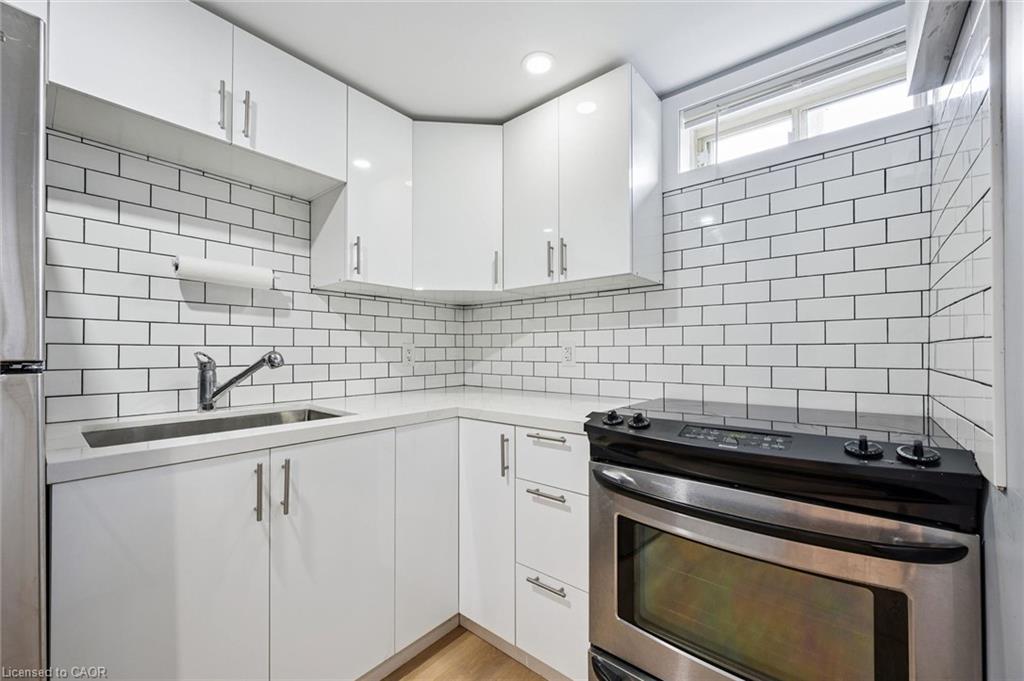 216 Stevenson Street N Property Photo 23