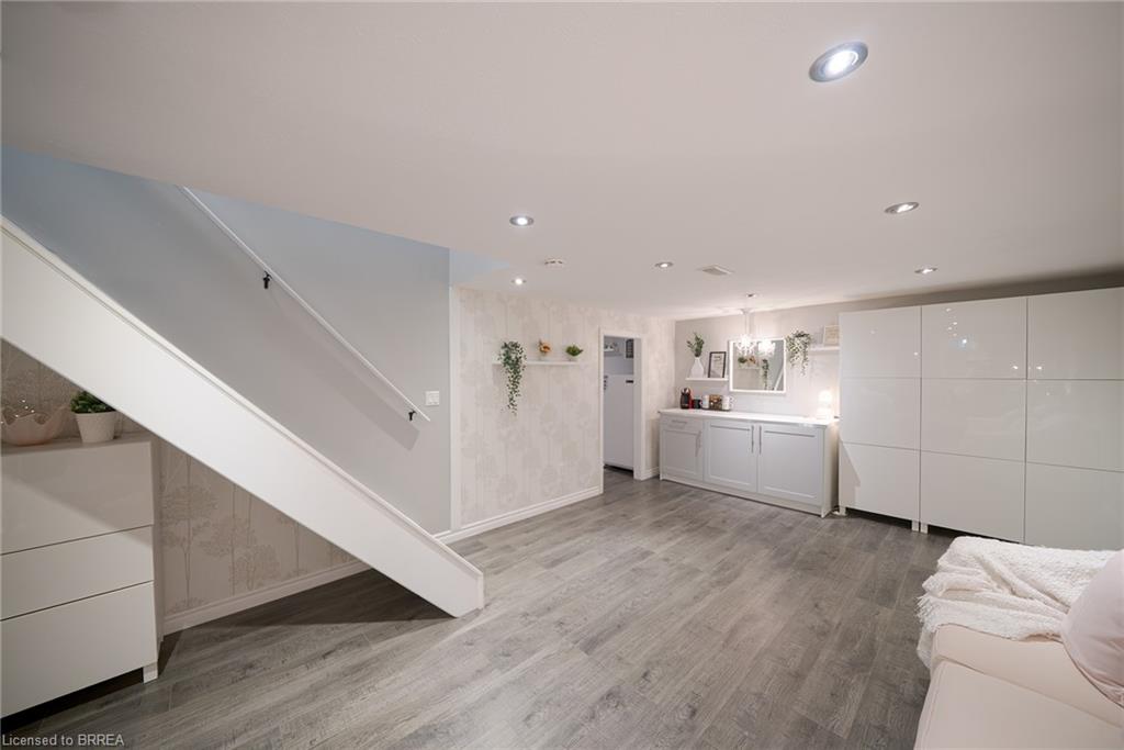 70 Berkley Crescent Property Photo 22