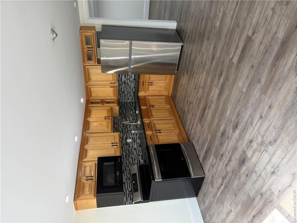21-2 Grant Boulevard Property Photo 1