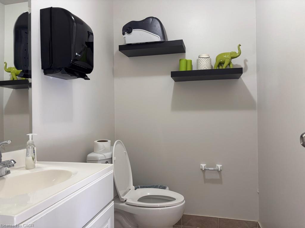 1-510 Speers Road Property Photo 5