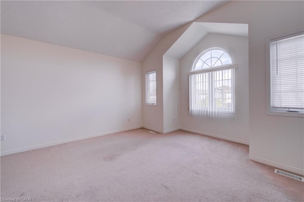 1064 Copper Leaf Crescent Property Photo 16