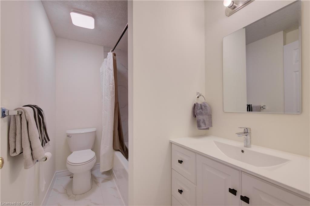 1064 Copper Leaf Crescent Property Photo 19