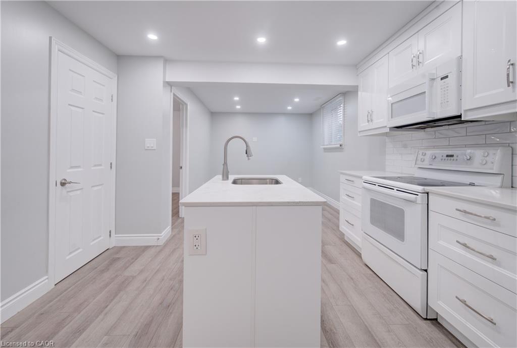1064 Copper Leaf Crescent Property Photo 26