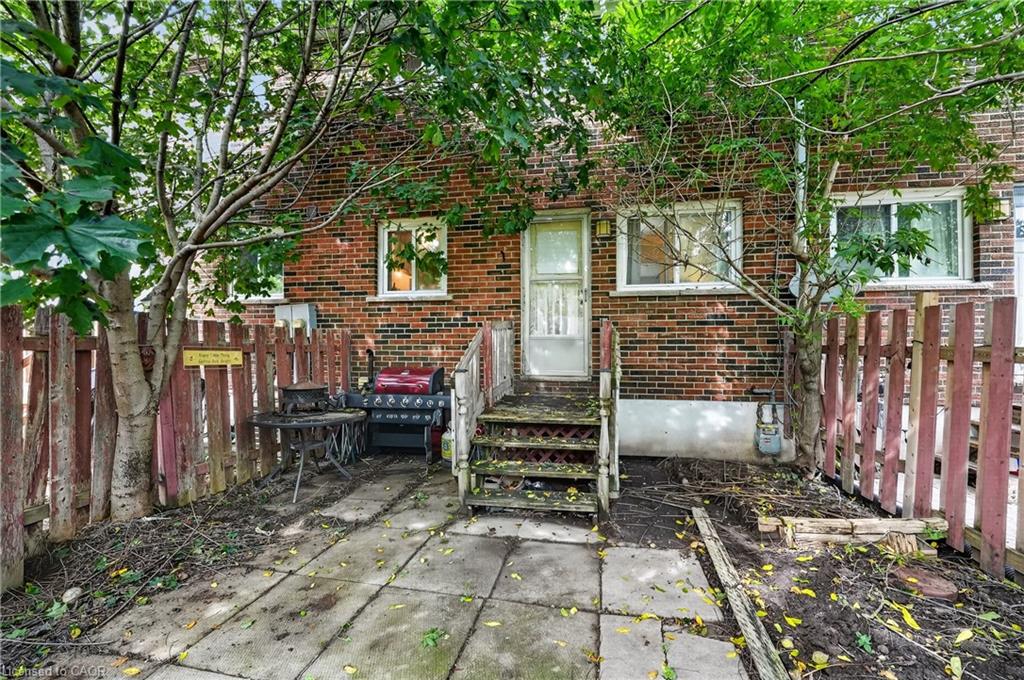 3-132 Lock Street W Property Photo 23