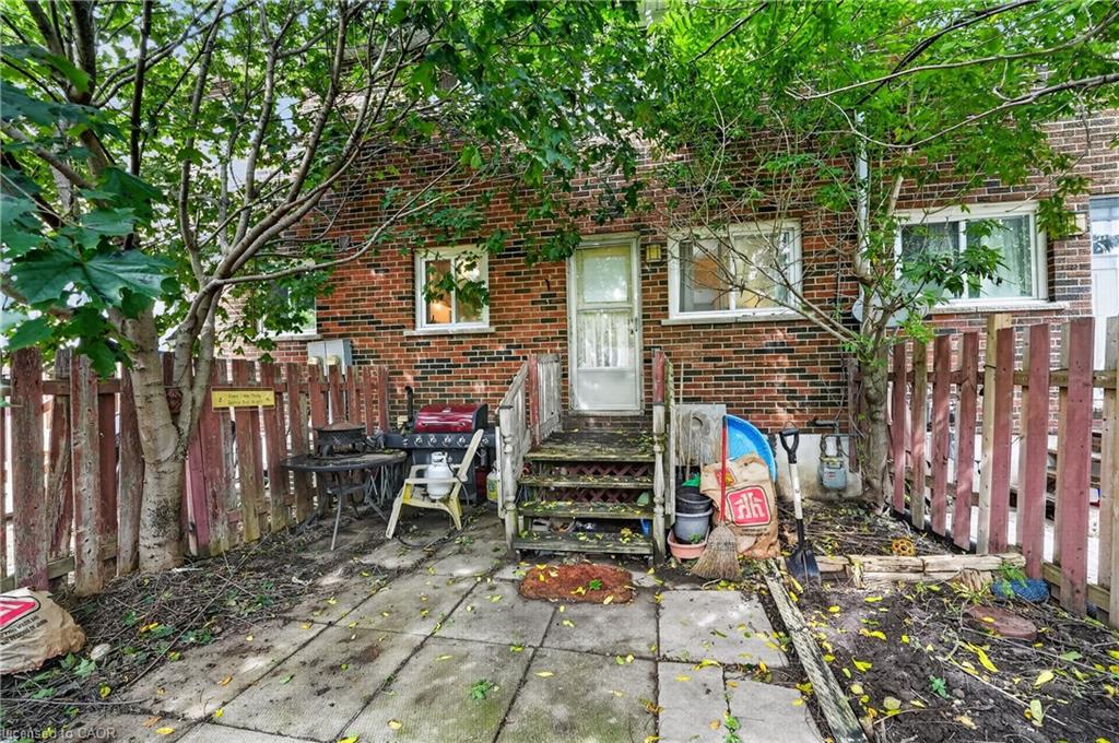 3-132 Lock Street W Property Photo 24