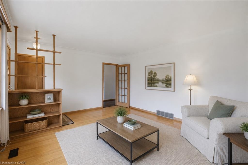 557 Mississauga Street Property Photo 13