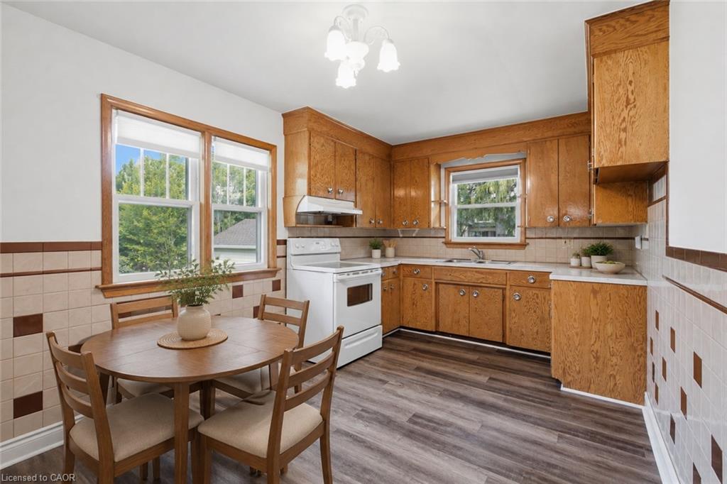 557 Mississauga Street Property Photo 14