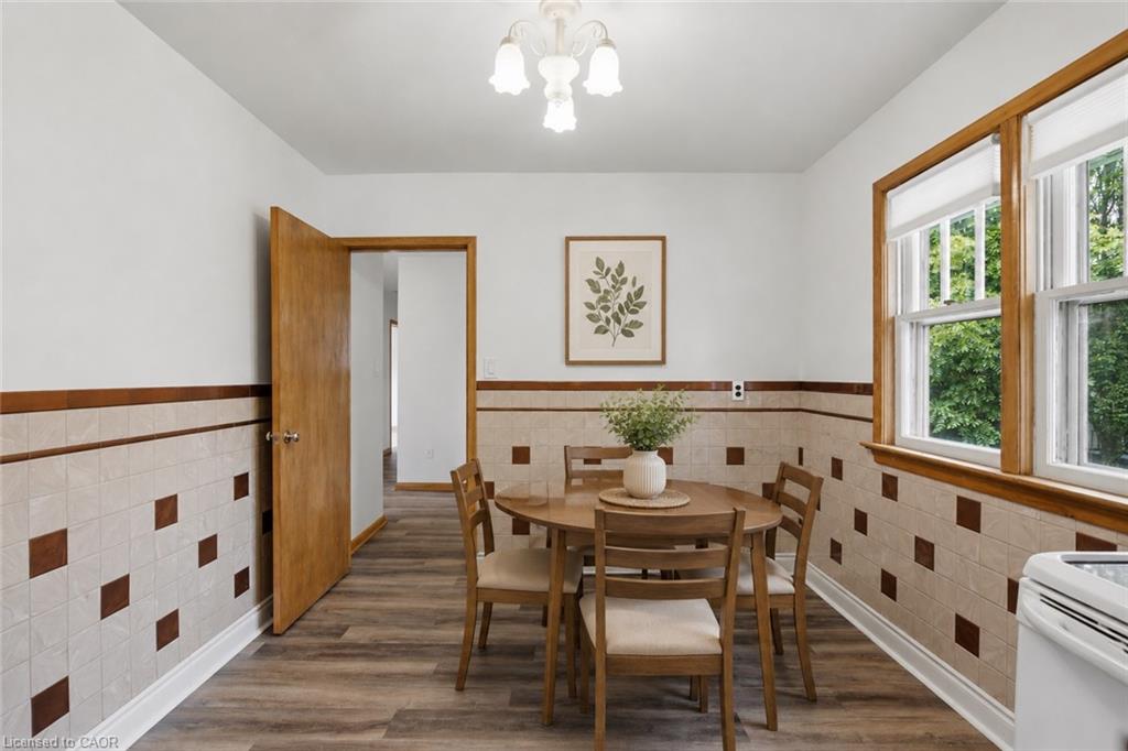 557 Mississauga Street Property Photo 16