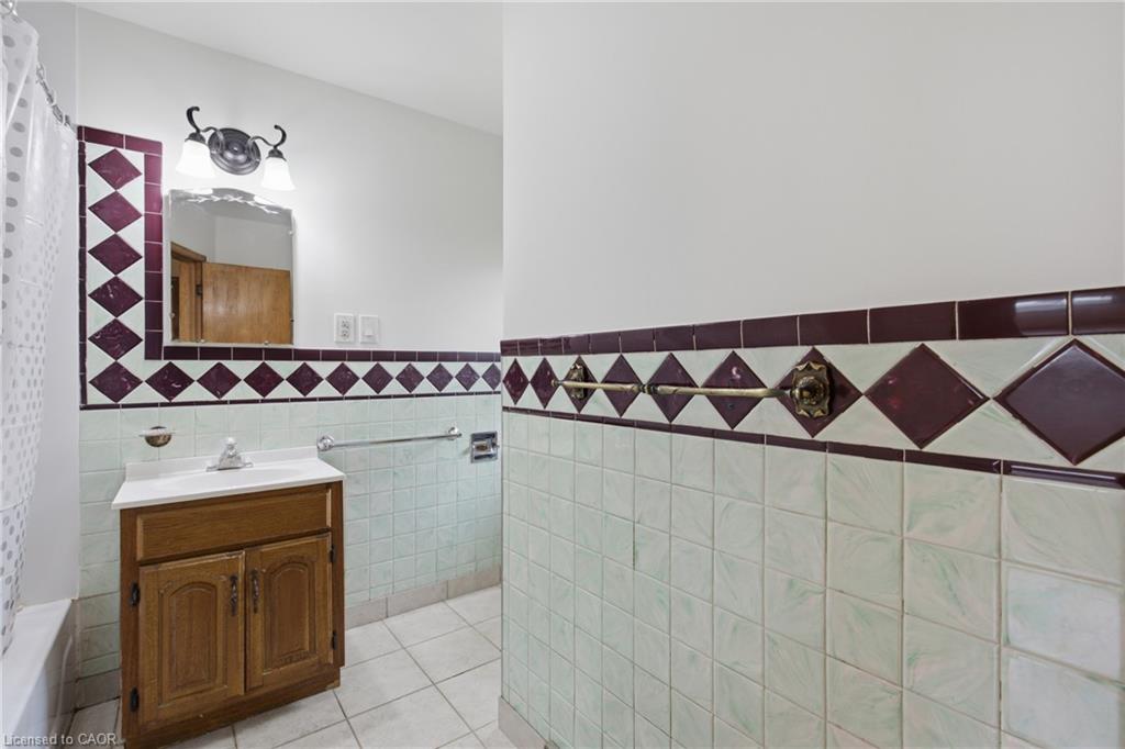 557 Mississauga Street Property Photo 21