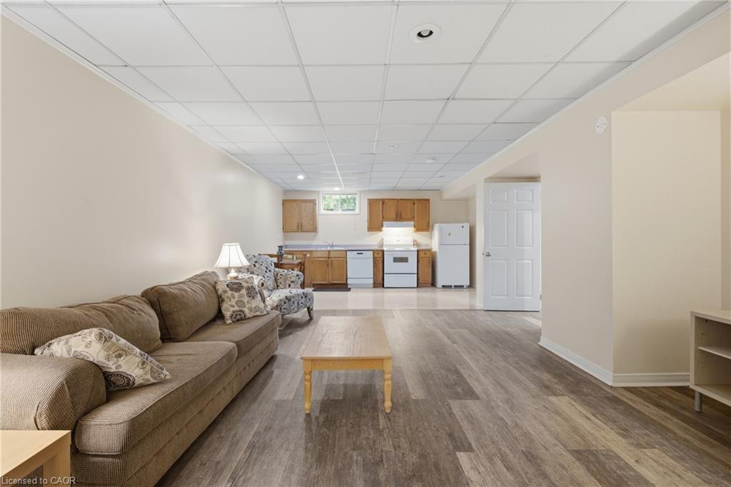 557 Mississauga Street Property Photo 23