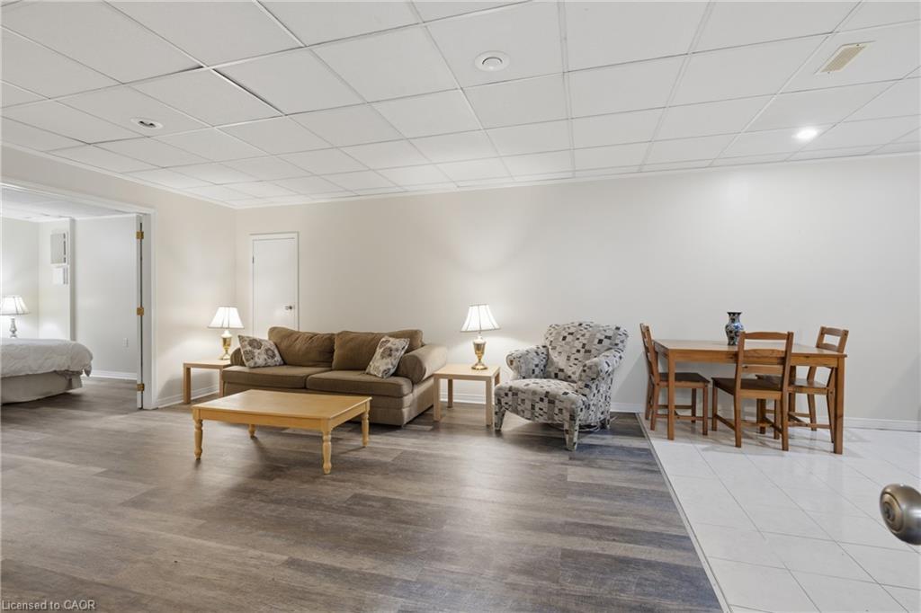 557 Mississauga Street Property Photo 24