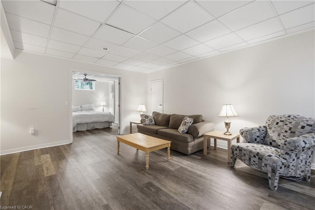 557 Mississauga Street Property Photo 25