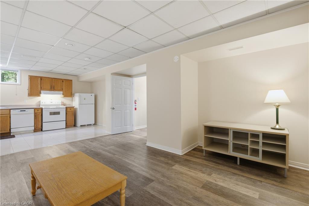 557 Mississauga Street Property Photo 31