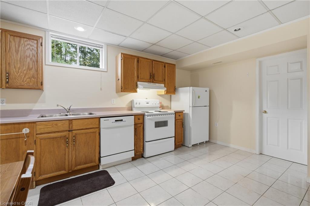 557 Mississauga Street Property Photo 33