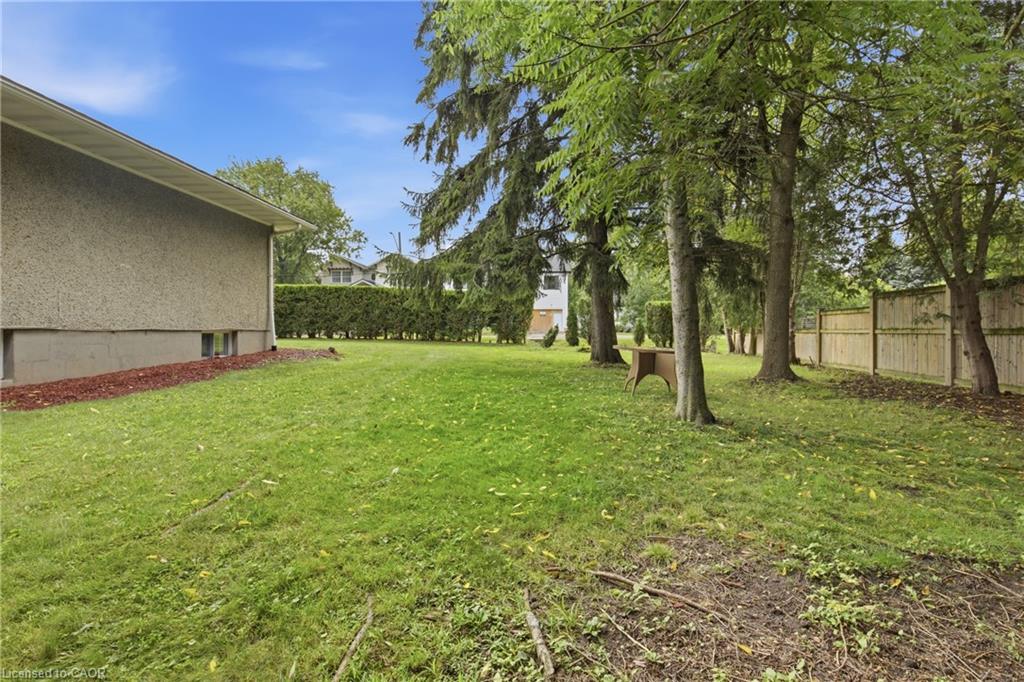 557 Mississauga Street Property Photo 35