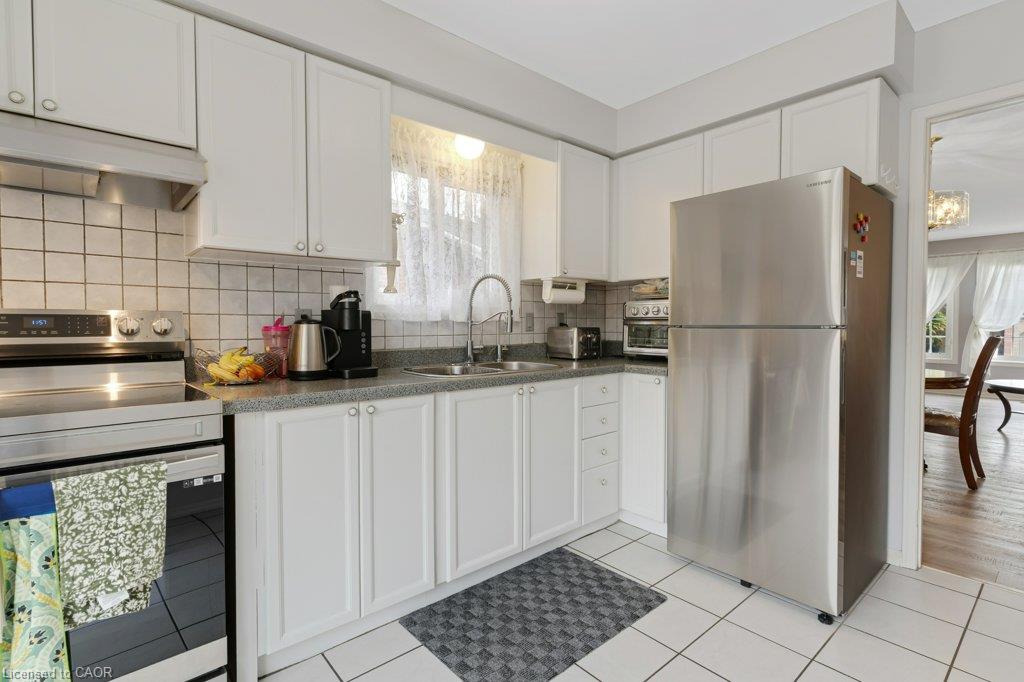 94 Dawn Crescent Property Photo 12