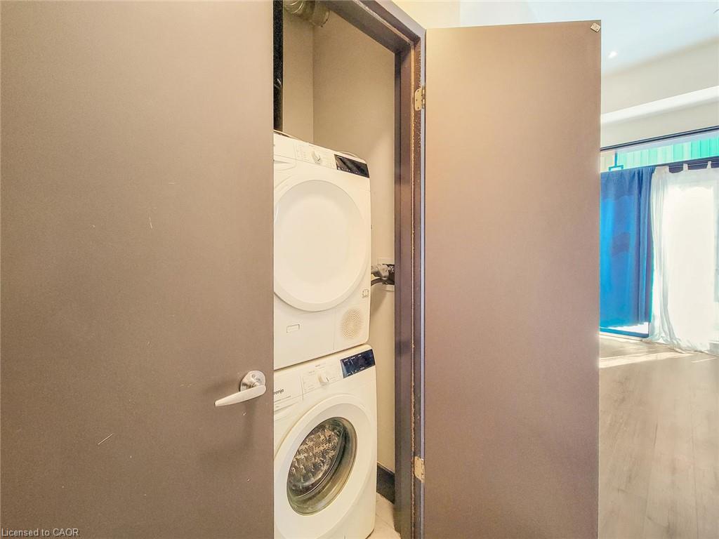 121 King Street E Property Photo 25