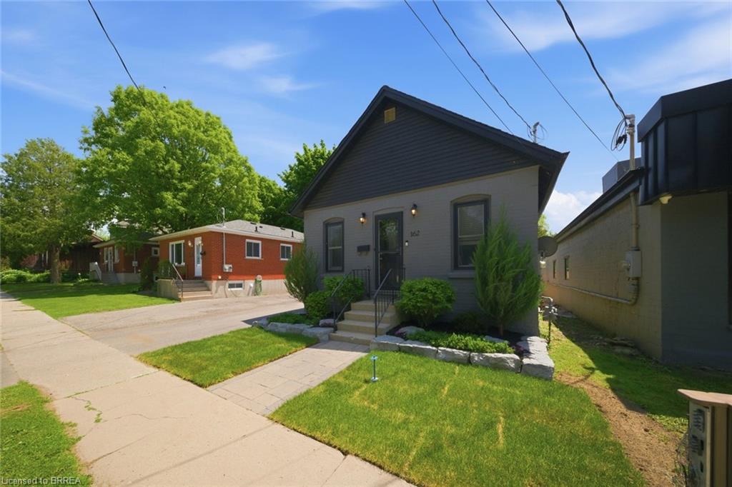 162 Grand River Avenue Property Photo 1