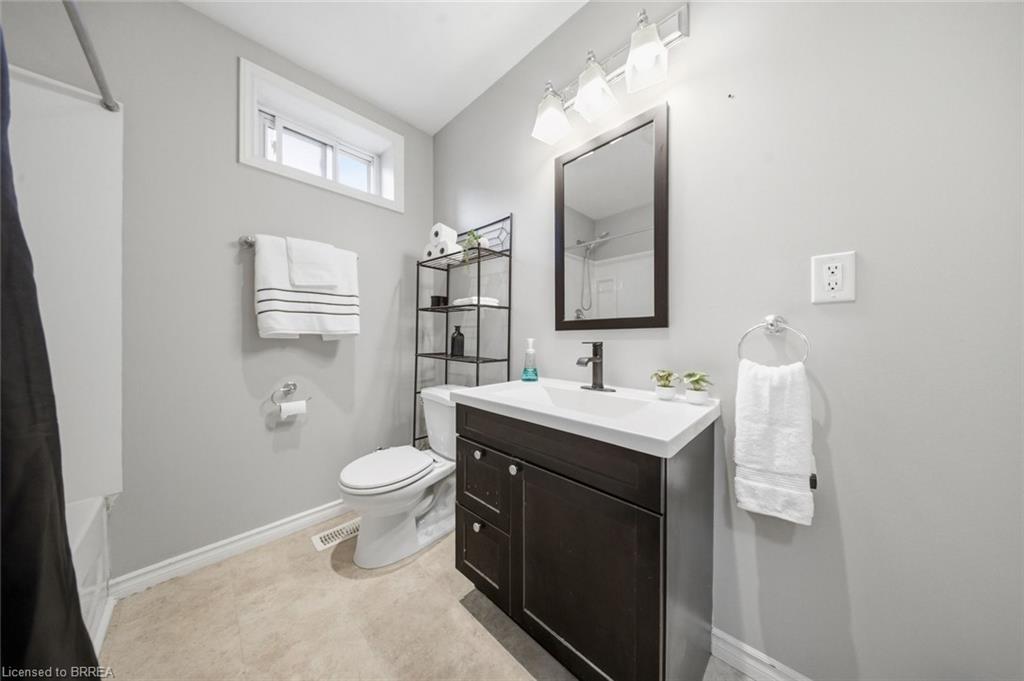 162 Grand River Avenue Property Photo 21