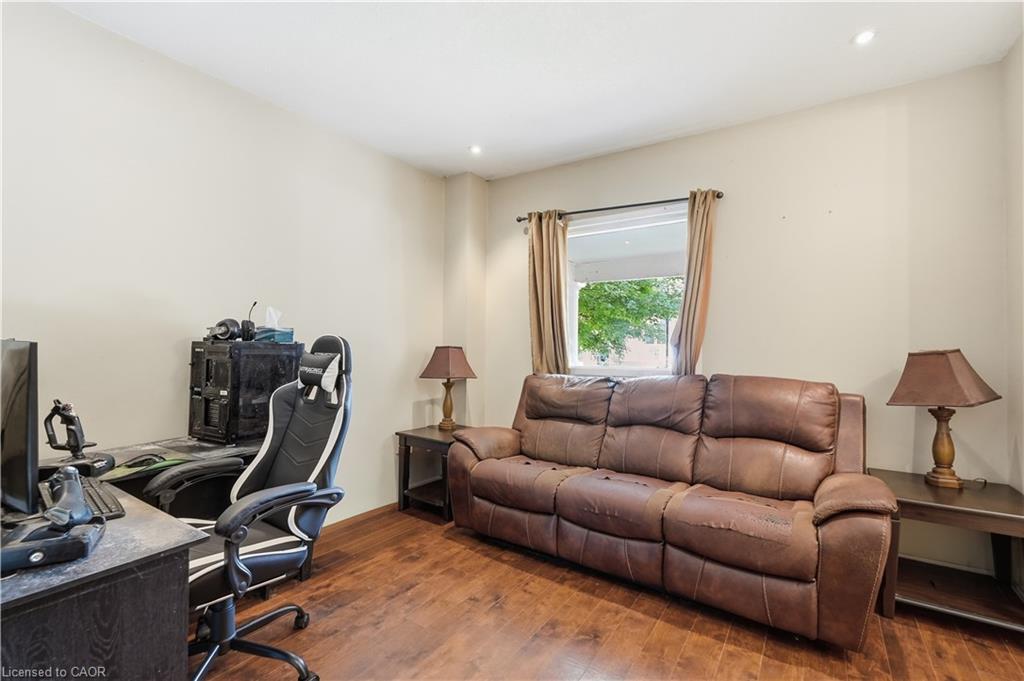 26 Niagara Street Property Photo 4