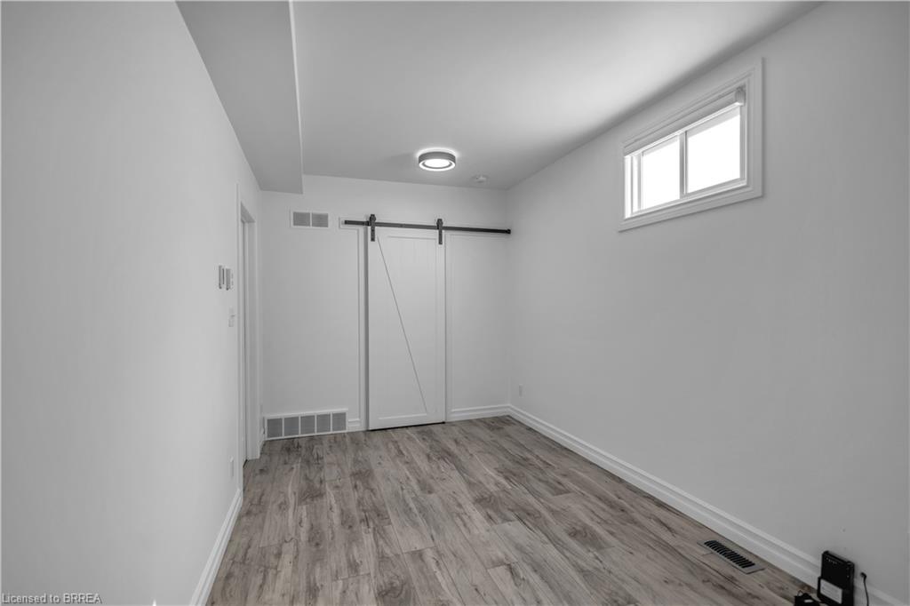136 King Street Property Photo 36