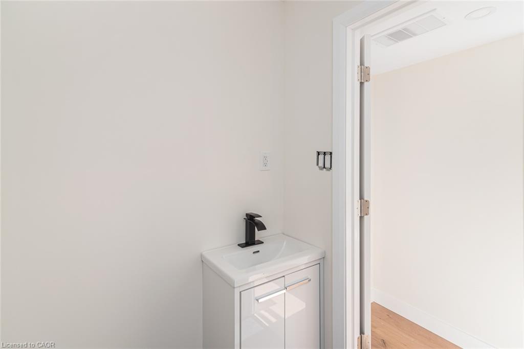 60 William Street Property Photo 44