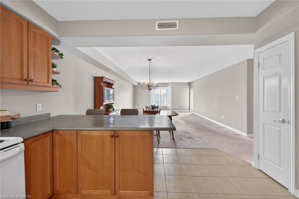 308-908 Mohawk Road E Property Photo 17