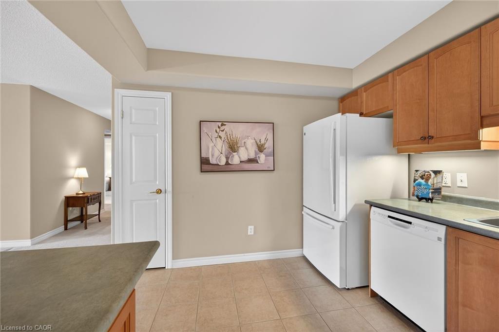 308-908 Mohawk Road E Property Photo 18