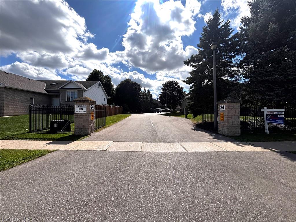 23-24 Griffiths Drive Property Photo 3