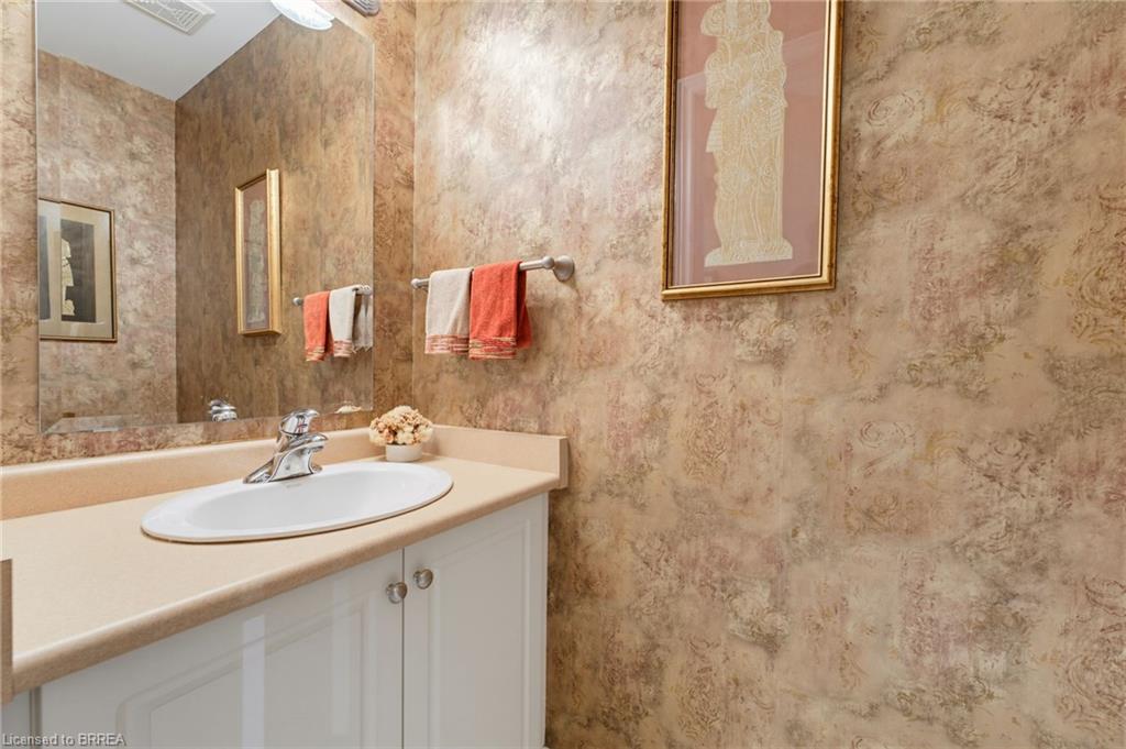 21-655 Park Road N Property Photo 17