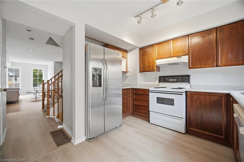 108-1050 Bristol Road W Property Photo 14