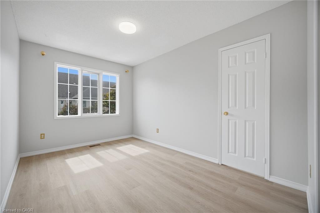 108-1050 Bristol Road W Property Photo 26