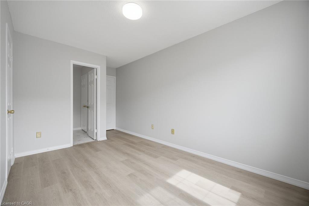 108-1050 Bristol Road W Property Photo 28