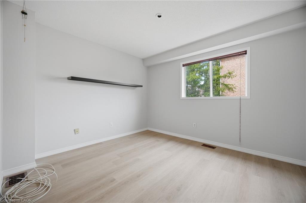 108-1050 Bristol Road W Property Photo 33