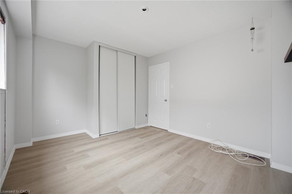 108-1050 Bristol Road W Property Photo 35