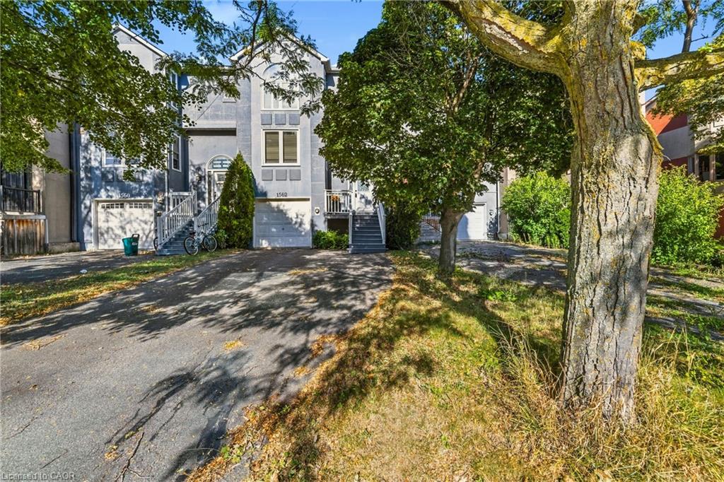 1562 Litchfield Road Property Photo 1