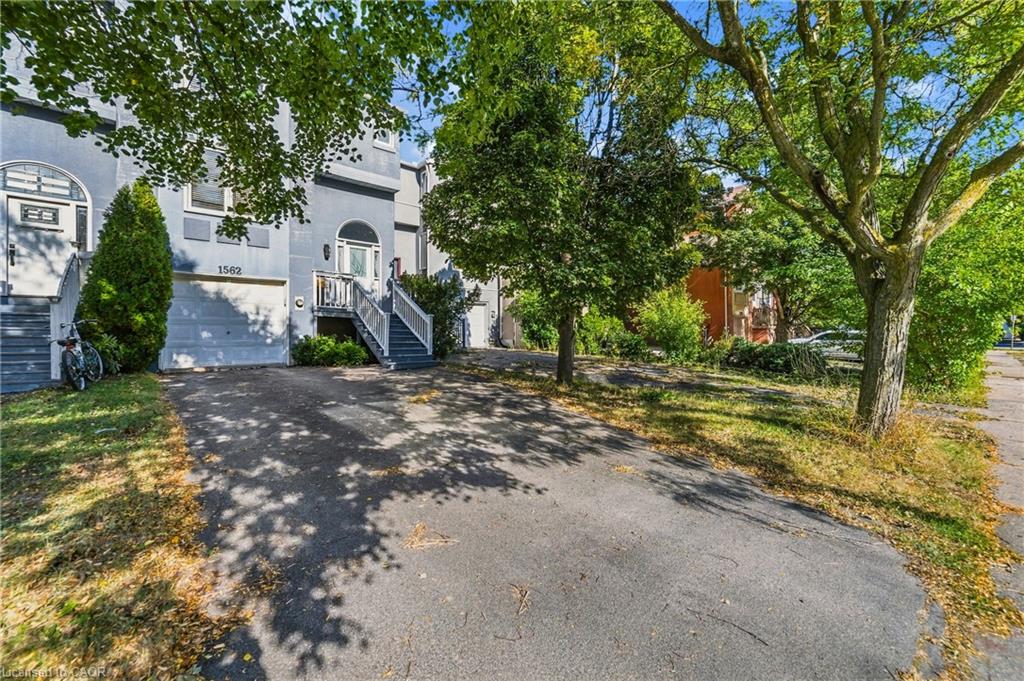 1562 Litchfield Road Property Photo 3