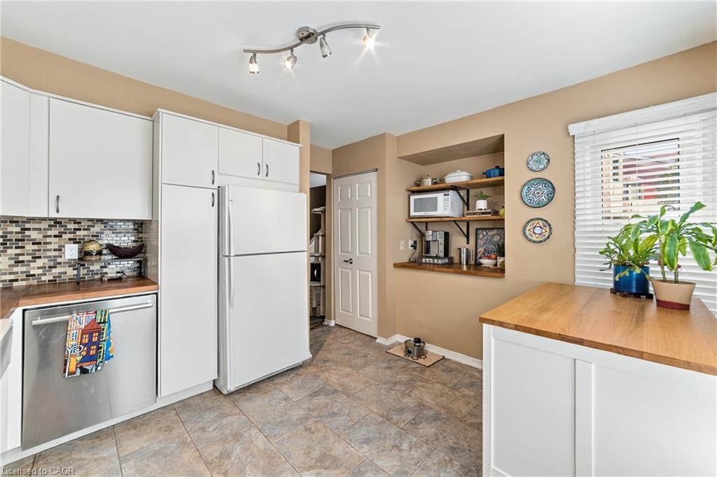 1562 Litchfield Road Property Photo 14