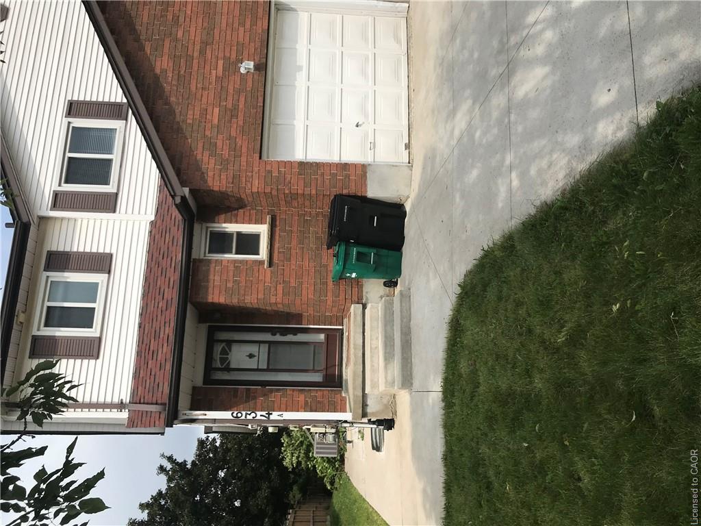 634a Pinerow Crescent Property Photo 2