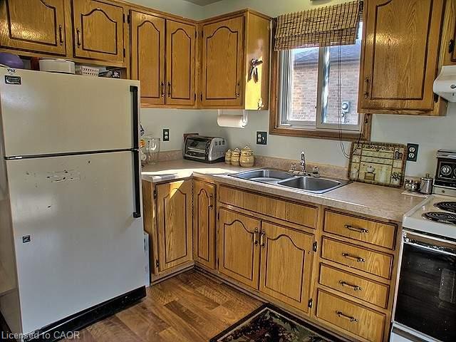634a Pinerow Crescent Property Photo 5