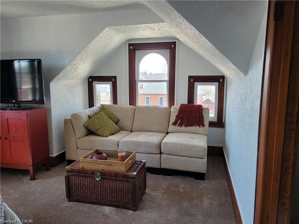 71 Norfolk Street N Property Photo 21