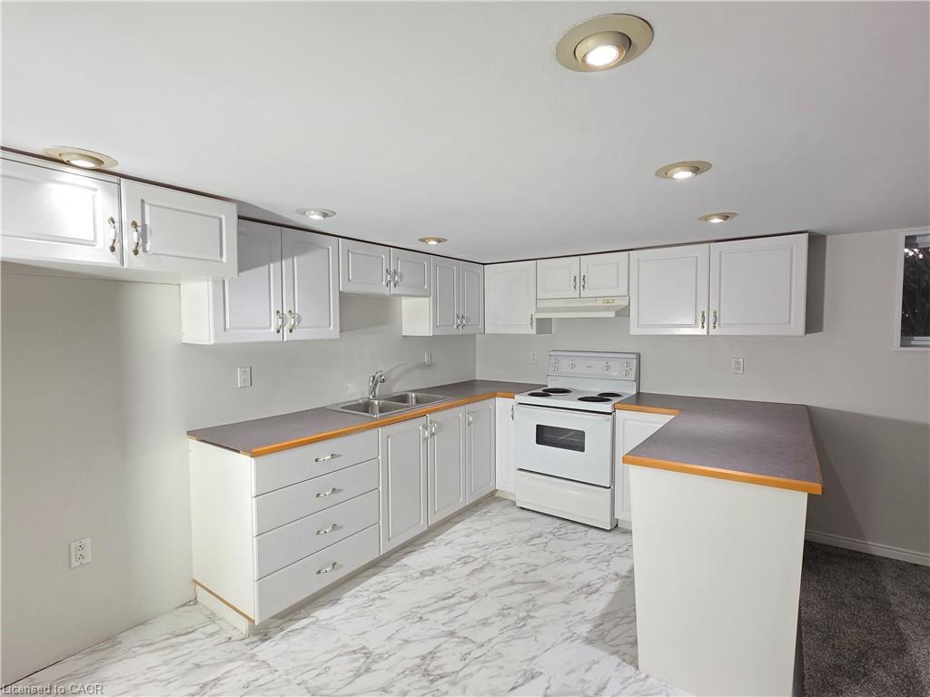 71 Norfolk Street N Property Photo 38
