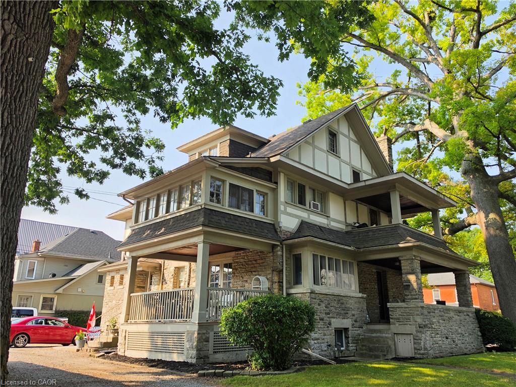 71 Norfolk Street N Property Photo 7