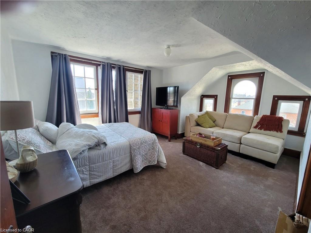 71 Norfolk Street N Property Photo 22