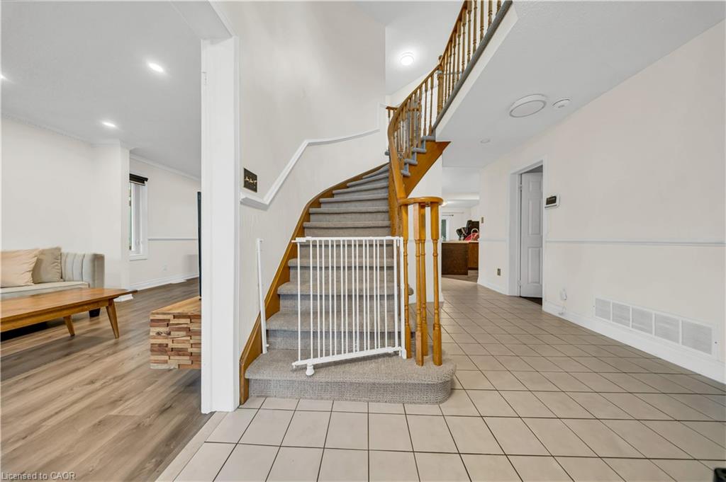 191 Livingstone Street W Property Photo 4