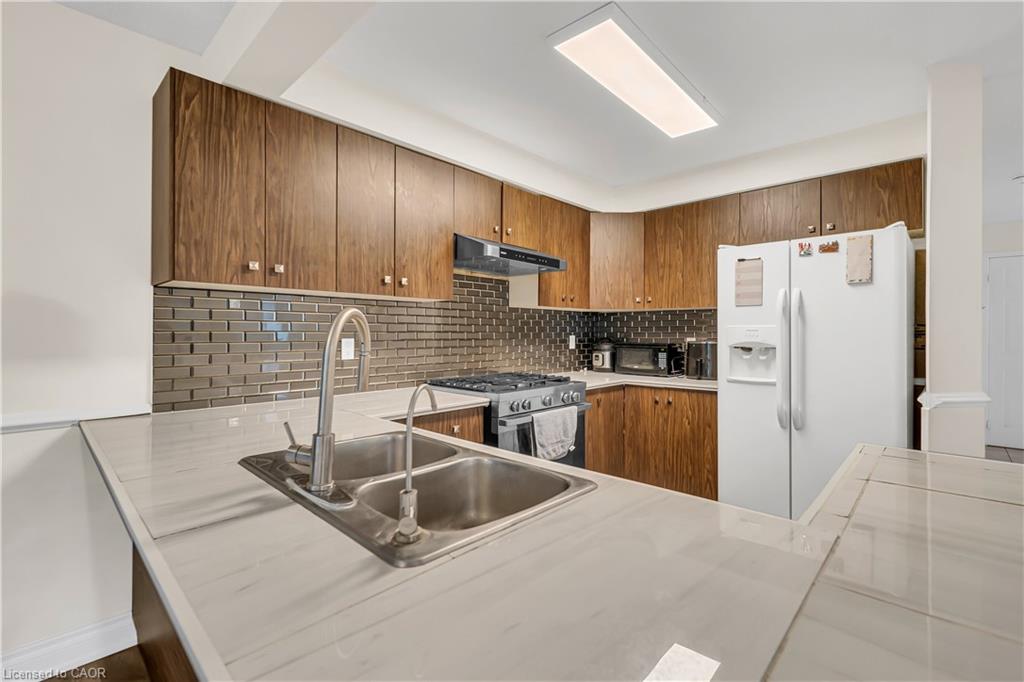 191 Livingstone Street W Property Photo 14